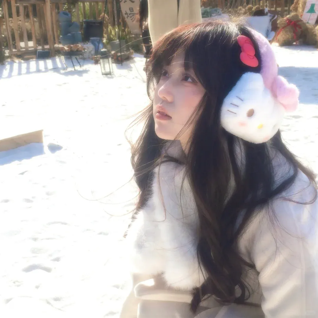 报告周先生夫人带娃回来了